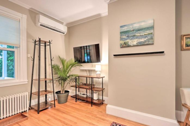 Charming Abode with Patio - Walk to Town and River! - New Jersey