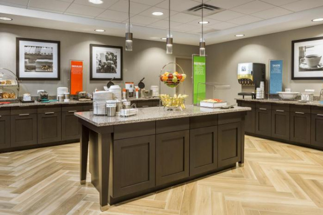 Newport Hampton Inn & Suites Cincinnati, KY - Kentucky