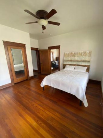 Charming Crater City Craftsman - Kentucky