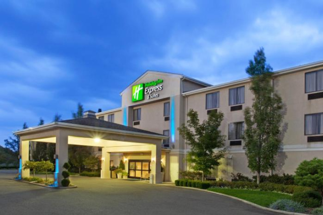 Holiday Inn Express & Suites Alliance by IHG - Ohio