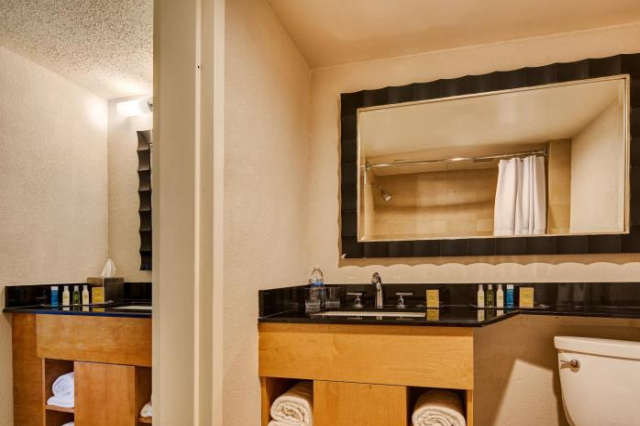 DoubleTree by Hilton Hotel Berkeley Marina - California