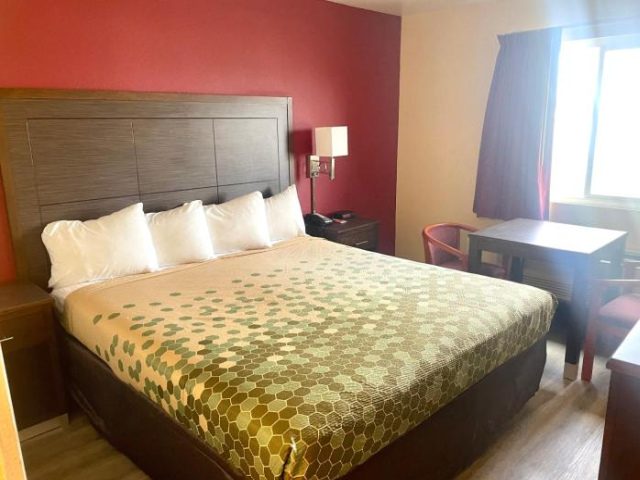 Econo Lodge Inn & Suites Corning - California