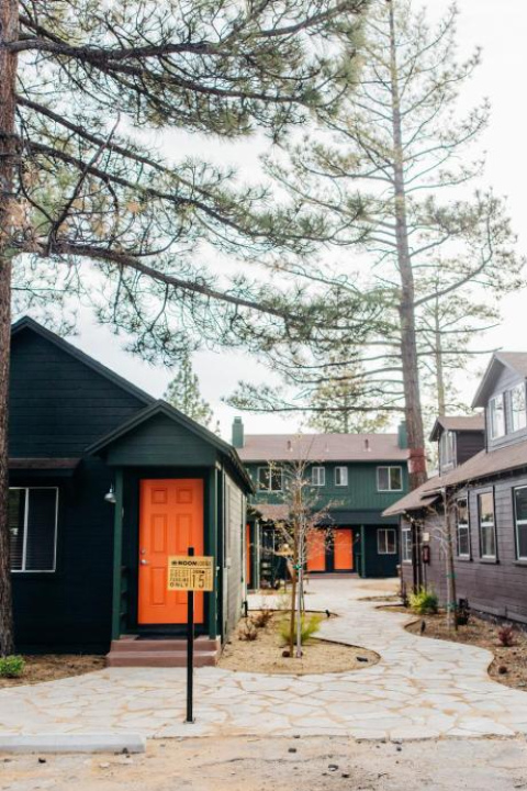 Noon Lodge - California