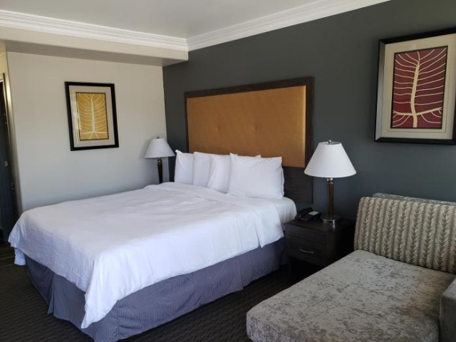 Burbank Portofino Hotel - California