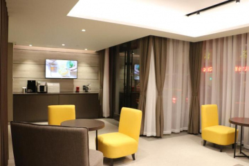 Home Inn Plus Shanghai People's Square Jinling East Road