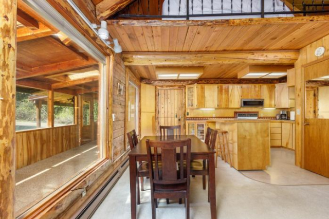 Alpine Meadows Log Cabin - Alaska
