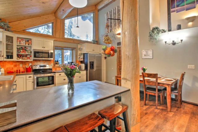 Secluded Log Cabin with Patio and Chena River Access! - Alaska