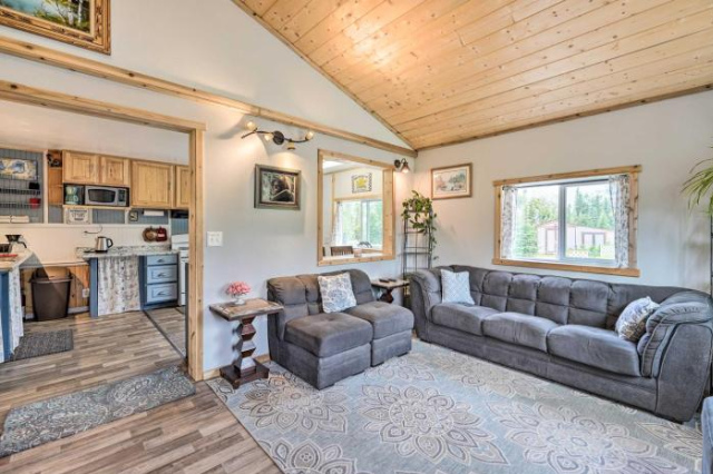 Secluded Kenai Peninsula Cottage in Ninilchik - Alaska