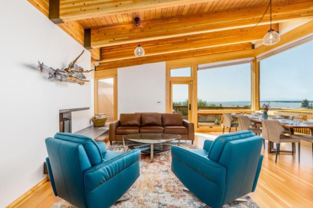 Downtown Oceanview Luxury Home - Alaska