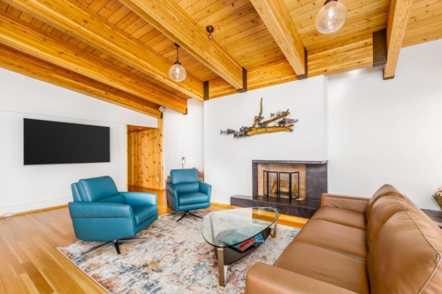 Downtown Oceanview Luxury Home - Alaska