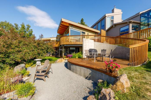 Downtown Oceanview Luxury Home - Alaska