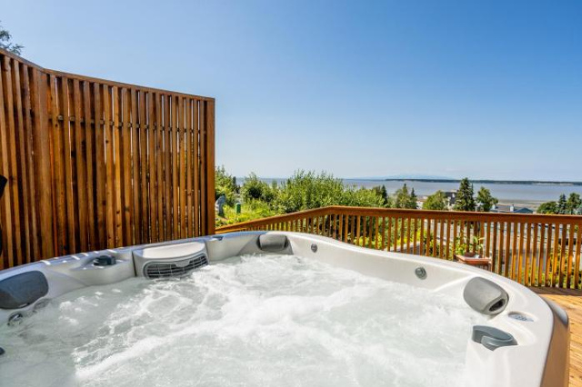 Downtown Oceanview Luxury Home - Alaska