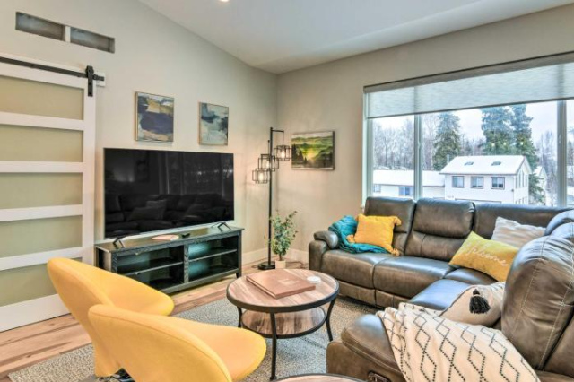 Anchorage Vacation Rental about 3 Mi to Airport - Alaska