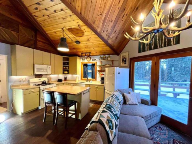 Denali Natl Park 3 Bedroom Home on 5 Acres, hiking and wildlife - Alaska