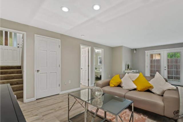 Modern Lower Level 1bedroom suite - Alaska