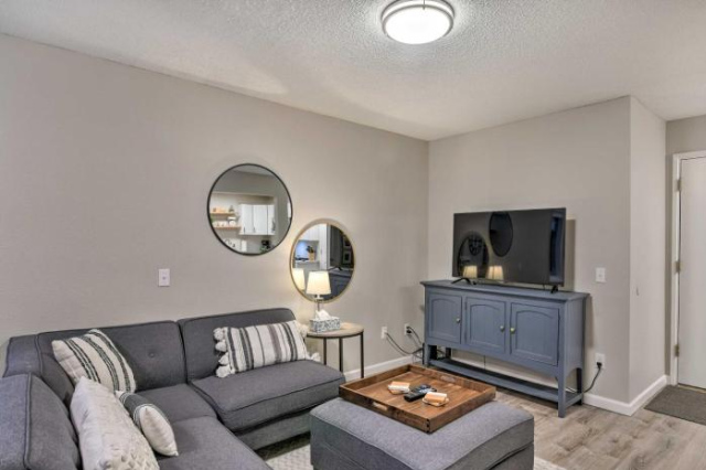 Modern Anchorage Apartment Near Hospitals! - Alaska