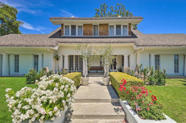 Elegant, Historical Santa Ana Home with Gardens - 安納海姆