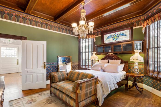 SJ Downtown Victorian History Landmark - New Orleans