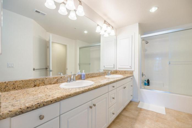 Irvine 2Bedroom 2 Bathroom Apartment with Kitchen Pool gym - 聖奧古斯丁