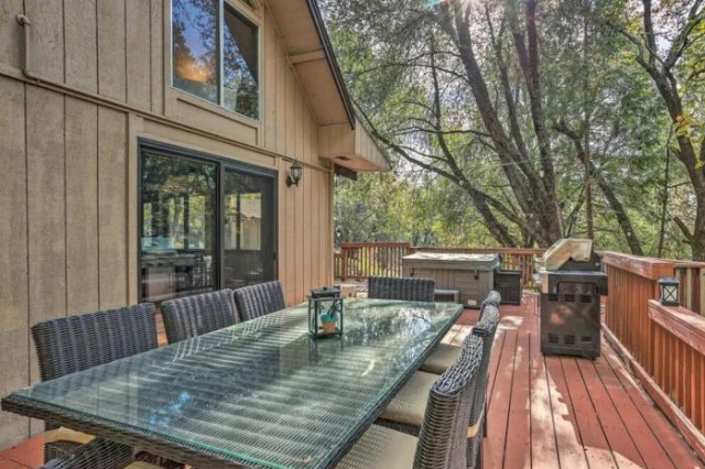 NEW! Peaceful Oak Haven Cabin near Yosemite - Monterey
