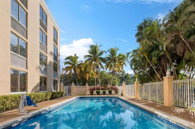 La Quinta Inn & Suites by Wyndham Sunrise - Carmel