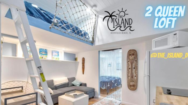 The Island - Unique Suites Blocks to the Beach - Carmel