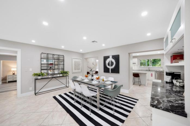 Comfortable 4 Bedroom House With Pool - Carmel