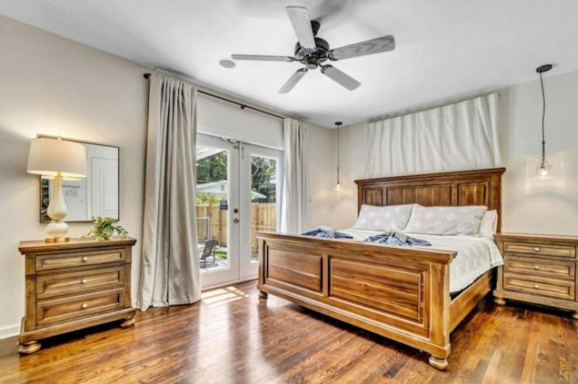 Victoria Park Oasis with Heated Pool and More - Carmel