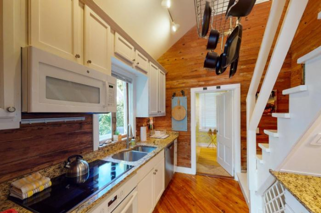 Gecko Lane Hideaway - Page