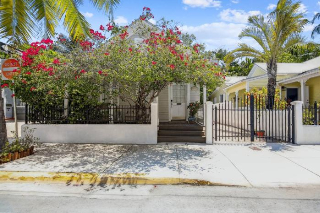 Spanish Lime Cottage by AvantStay Ideal Old Town Key West Location Month Long Stays Only - Page
