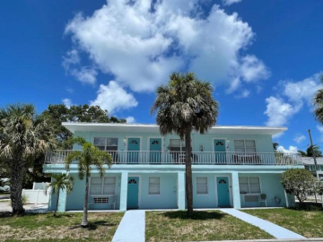 SEABREEZE BLUE Unit 3 1bed 1bath Queen Sleeper parking 3min from beach
