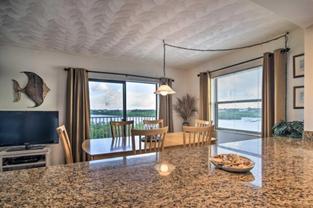 Indian Shores Condo with Pool, Dock and Beach Access! - Morro Bay