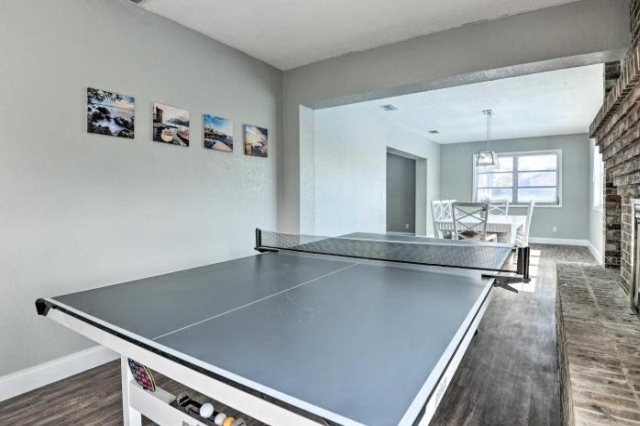 Modernized Coastal Oasis with Pool and Game Room! - Chattanooga