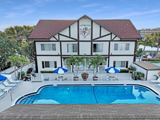 Palm Crest Resort Motel - Cambria