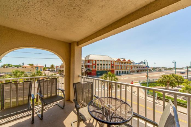 204 Beach Place Condos - 坎布里亞
