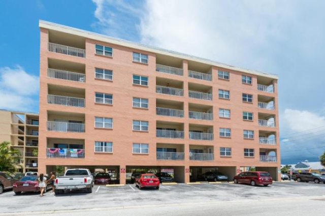 204 Beach Place Condos - 坎布里亞