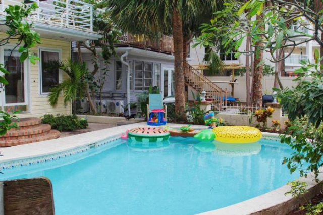 Treasure Island Beach Retreat Sleeps Up To 3 - Cambria