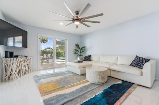 7912 Causeway Blvd S - 坎布里亞