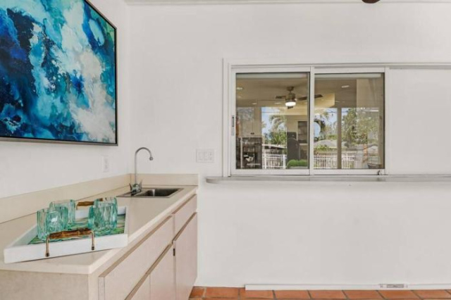 House w/ heated pool in Naples 5 min to beach - Niagara Falls