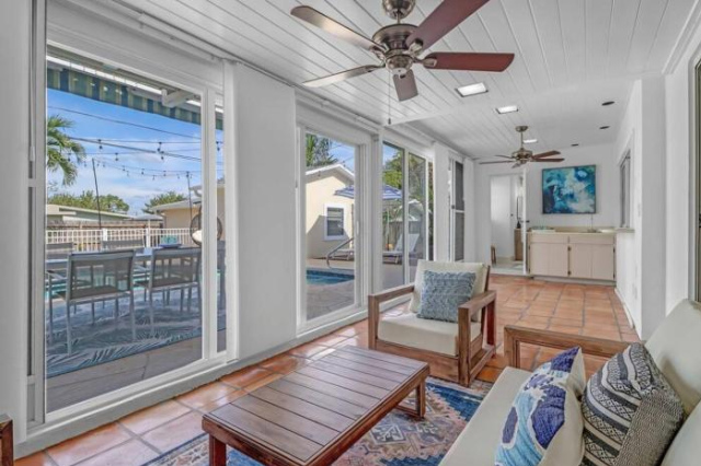 House w/ heated pool in Naples 5 min to beach - Niagara Falls