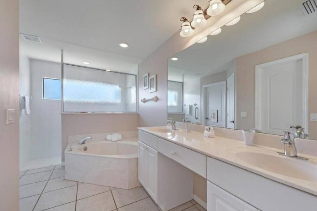Paradise Cove Luxury Pool King Bed Gated Community - Niagara Falls