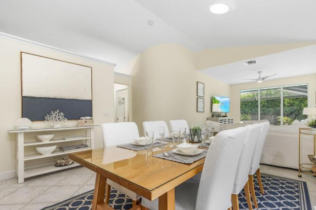 Modern Naples Beach Home - Private Heated Pool - Pets - Niagara Falls