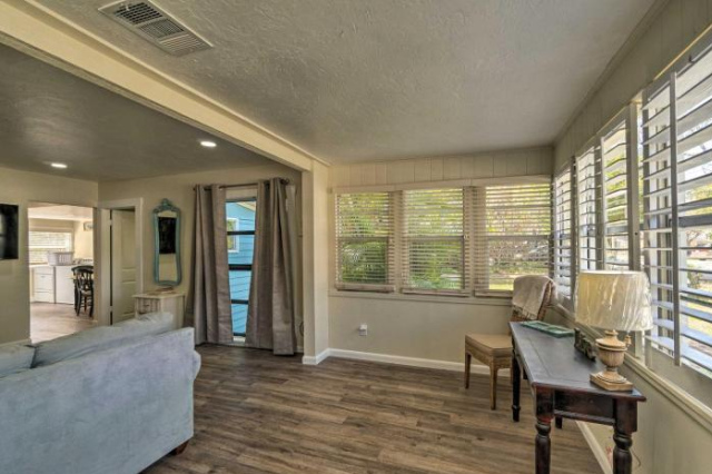 Quiet and Cozy Sarasota House with Yard Pet Friendly! - Orlando