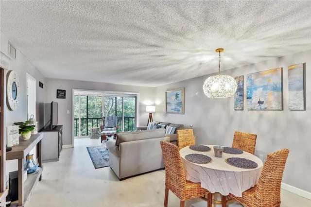 2 bed 2 bath centrally located on Siesta Key - Orlando