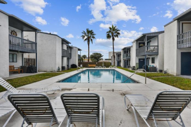 Happy Herron by Book That Condo - Myrtle Beach