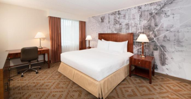 DoubleTree Suites by Hilton Philadelphia West - Pigeon Forge