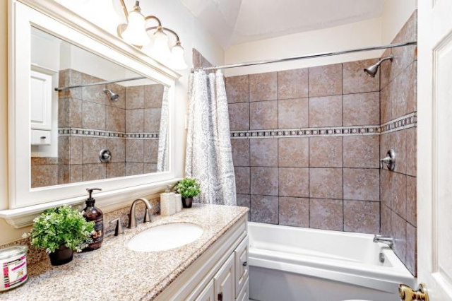 Room for Rent in Philly - Free Parking and Fully Stocked Kitchen! - Pigeon Forge