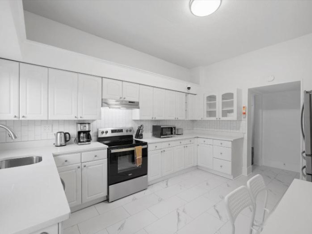Bloomfield/Shadyside @J Bright and Cozy Private Bedroom with Shared Bathroom - 加特林堡