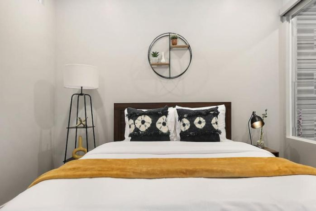 HostWise Stays - The Washington at Chatham - Free Garage Parking across from PPG Arena - Gatlinburg
