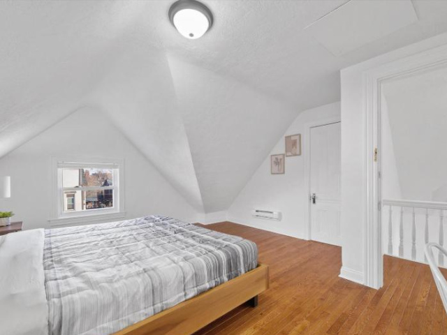 Bloomfield/Shadyside @V Modern and Bright Private Bedroom with Shared Bathroom - Gatlinburg